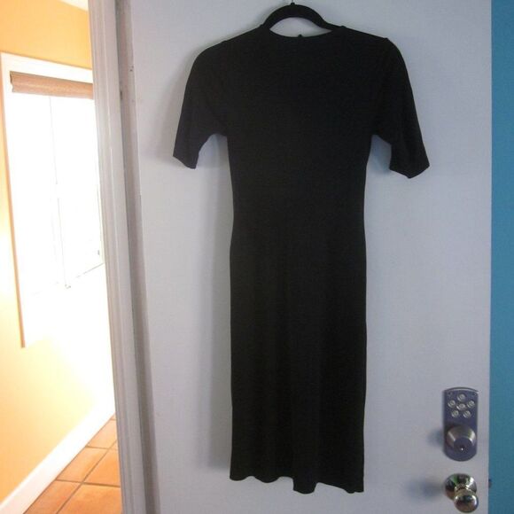 Diane Von Furstenberg Black Fitted Twist Front Dress Marked Size 6  32” Bust - Picture 11 of 12